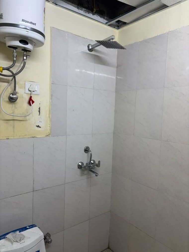 Bathroom, pyramid-altia 3 Bedroom 650 Sq.Ft. Apartment In Sector 70 Gurgaon 10333723