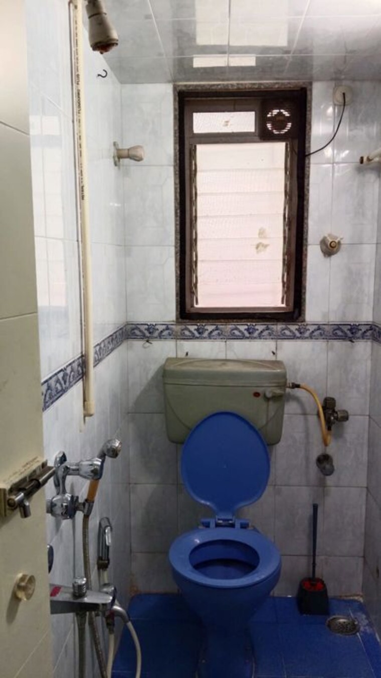 Bathroom, mahim west 2 Bedroom 860 Sq.Ft. Apartment In Mahim West Mumbai 10333743