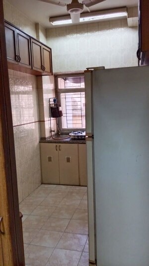 Room in 2 BHK Apartment at Mahim West – for Rent