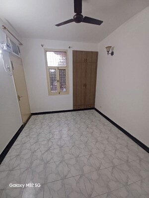 Room in 4 BHK Builder Floor at Unitech Woodstock Floors, Sector 50 – for Sale