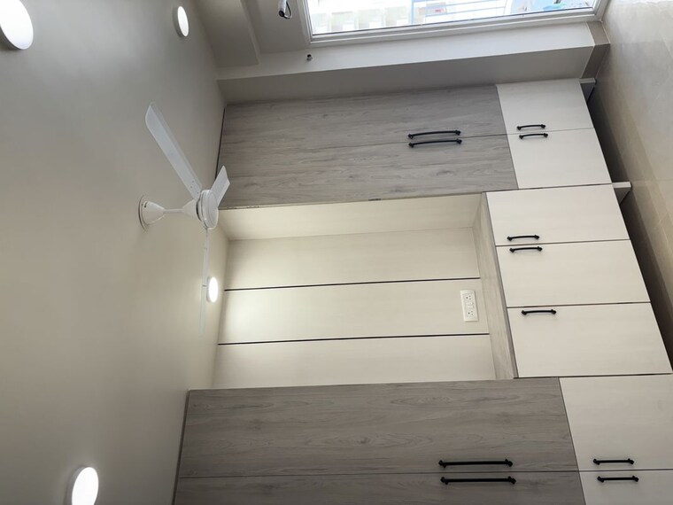 Room, gls-avenue-81 2.5 Bedroom 900 Sq.Ft. Apartment In Sector 81 Gurgaon 10333693