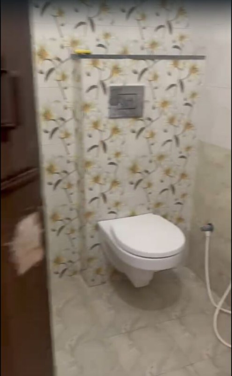 Bathroom, indira nagar 2 Bedroom 1000 Sq.Ft. Builder Floor In Indira Nagar Lucknow 10330350