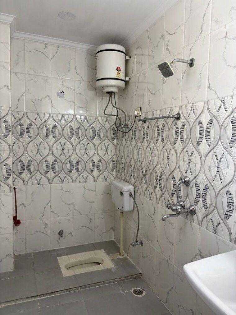 Bathroom, sector 46 3 Bedroom 2100 Sq.Ft. Builder Floor In Sector 46 Gurgaon 10333745