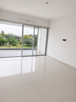 2 BHK + Pooja Room Apartment For Rent in Mantra Parkview