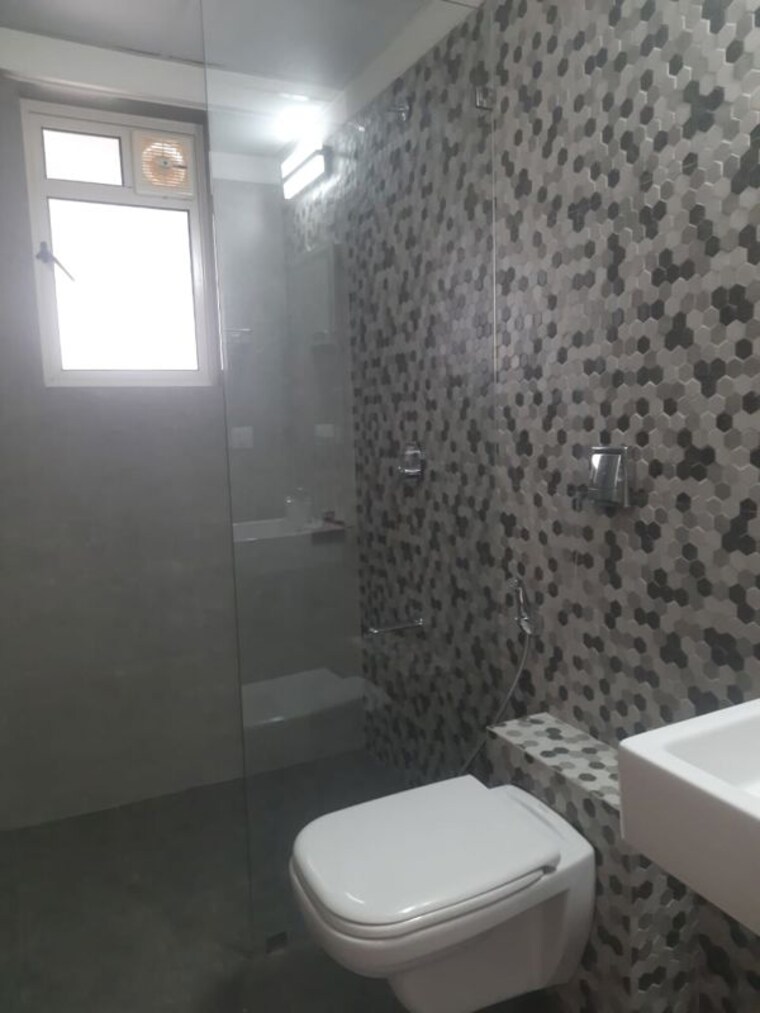 Bathroom, supreme-estia-phase-1 3 Bedroom 1100 Sq.Ft. Apartment In Baner Pune 10333791