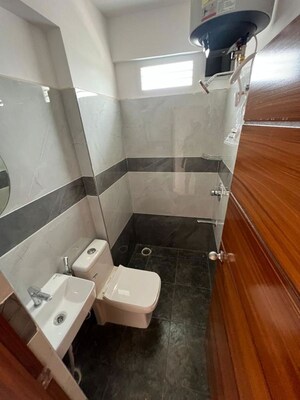 Bathroom in 1 BHK Apartment at Koramangala – for Rent