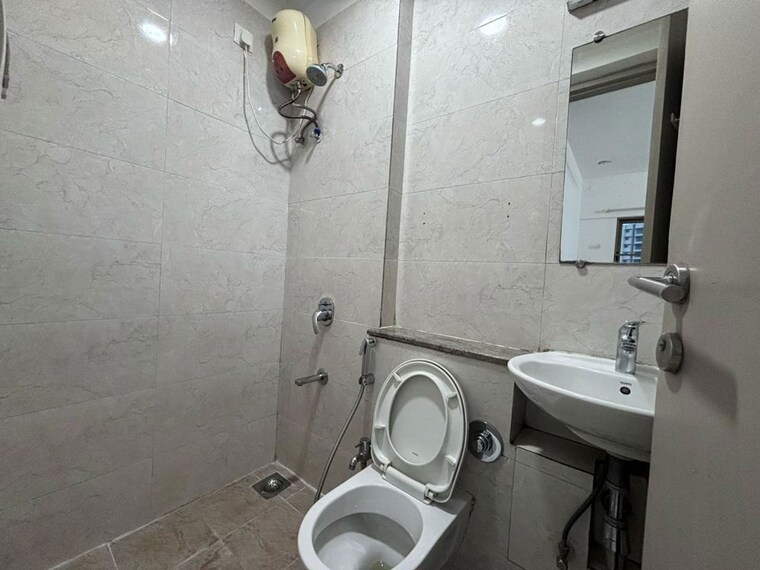 Bathroom, sheth-vasant-oasis 1 Bedroom 500 Sq.Ft. Apartment In Andheri East Mumbai 10333788