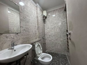 Bathroom in 1 BHK Apartment at Sheth Vasant Oasis, Andheri East – for Rent