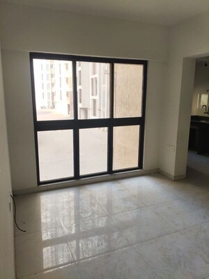 Room in 1 BHK Apartment at Runwal Gardens, Dombivli East – for Rent