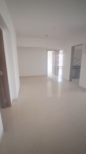 Room in 3.5 BHK Apartment at Richa Bougainvillea, Kalina – for Sale