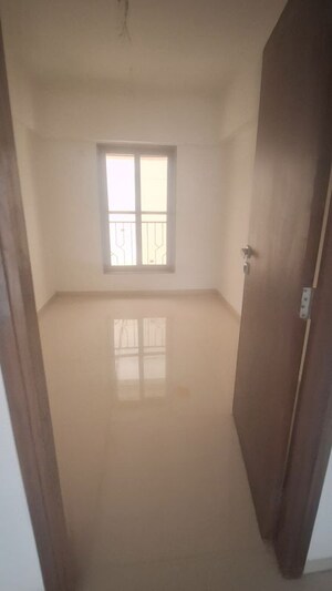 Room in 3.5 BHK Apartment at Richa Bougainvillea, Kalina – for Sale