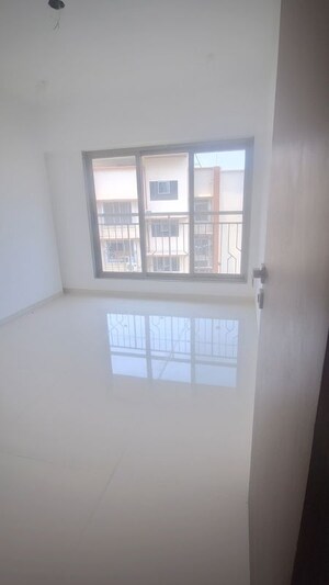 Room in 3.5 BHK Apartment at Richa Bougainvillea, Kalina – for Sale