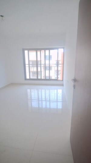 Room in 3.5 BHK Apartment at Richa Bougainvillea, Kalina – for Sale