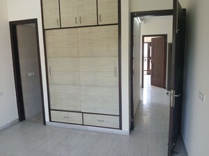 Room in 3 BHK Independent House at Sector 21 – for Rent
