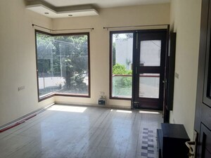 Room in 3 BHK Independent House at Sector 21 – for Rent