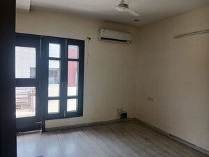 Room in 3 BHK Independent House at Sector 21 – for Rent