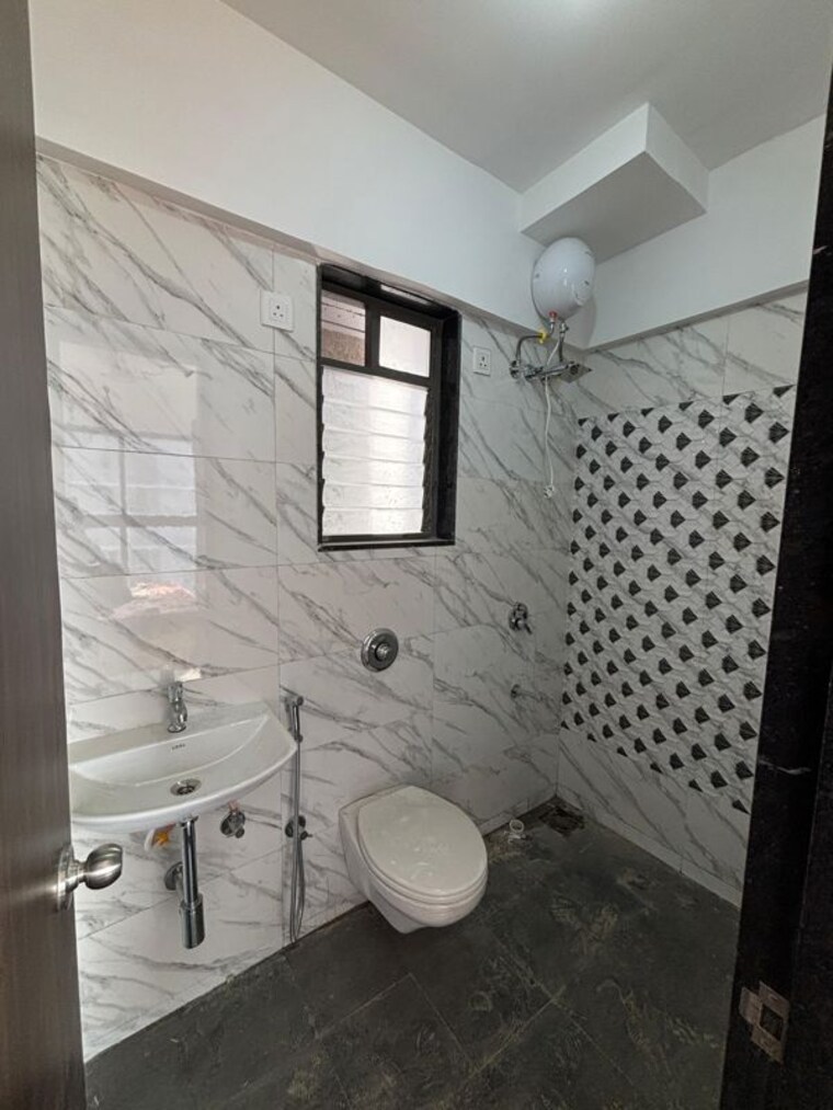 Bathroom, uk-iridium 1 Bedroom 420 Sq.Ft. Apartment In Kandivali East Mumbai 10333849
