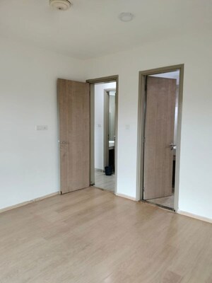 Master Bedroom in 2 BHK Apartment at Sheth Vasant Oasis, Andheri East – for Rent