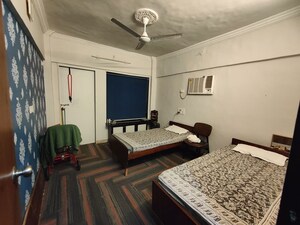 Team Area in 2 BHK Apartment at Parivar CHS Santacruz West, Santacruz West – for Rent