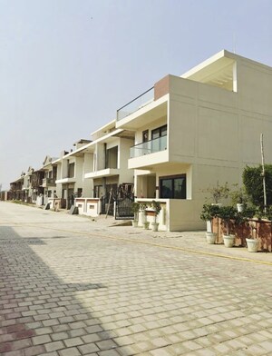 3 BHK Villa – Exterior View View at Vanshika Ontario, Faizabad Road - for Sale