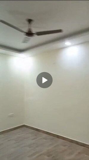 Room in 2 BHK Builder Floor at Mandi – for Rent