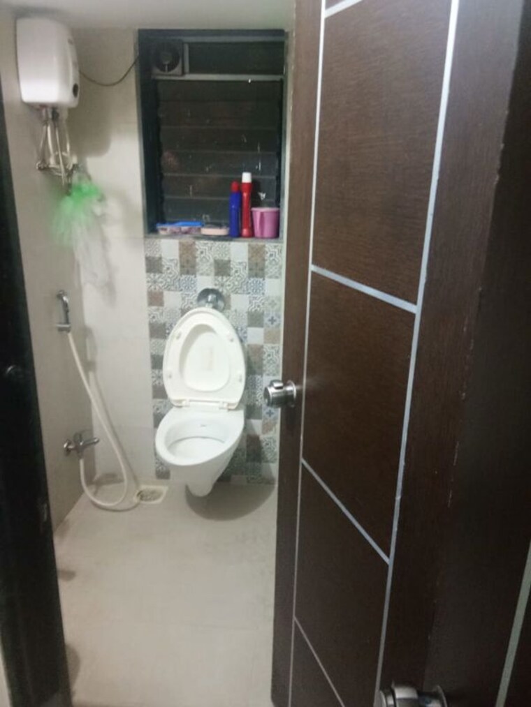 Bathroom, aditya-heritage-apartment 1 Bedroom 421 Sq.Ft. Apartment In Chunabhatti Mumbai 10333941