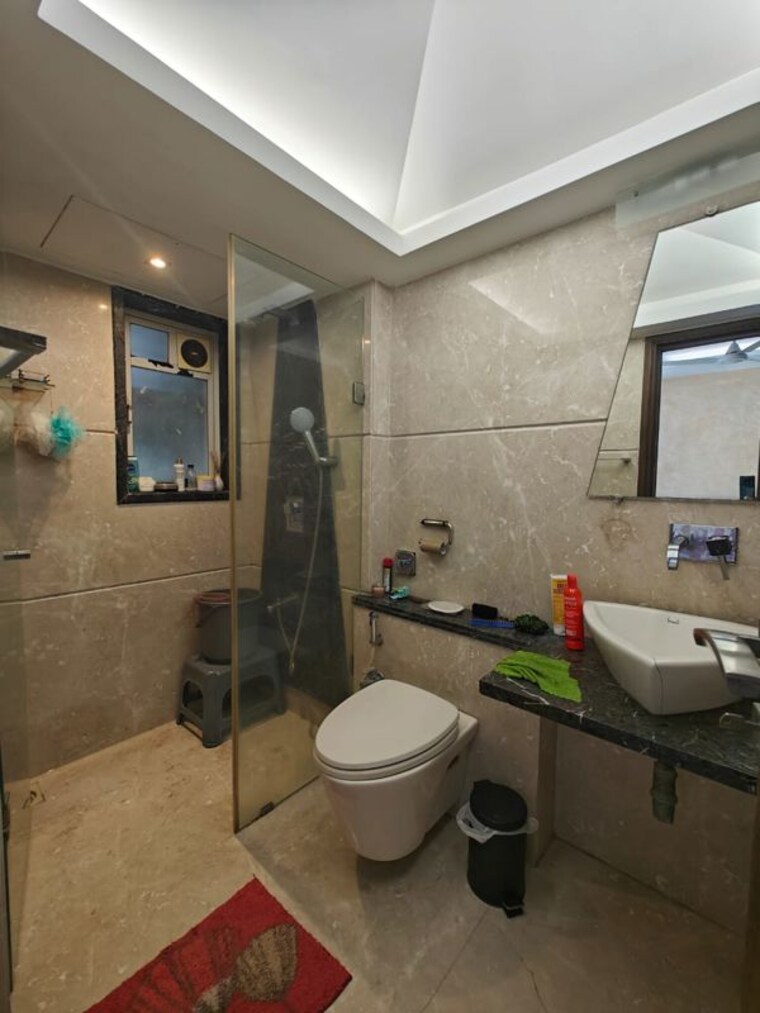 Bathroom, supreme-art-house 3 Bedroom 1200 Sq.Ft. Apartment In Bandra West Mumbai 10333948