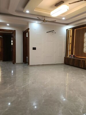 Room in 3 BHK Builder Floor at Vaishali Sector 3 – for Sale