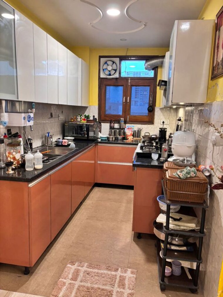 Kitchen, malibu town 3 Bedroom 200 Sq.Yd. Builder Floor In Malibu Town Gurgaon 10333995
