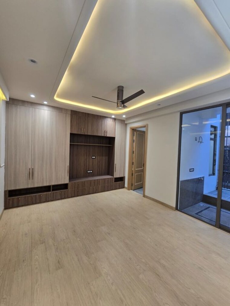 Room, vaishali sector 4 4 Bedroom 200 Sq.Yd. Builder Floor In Vaishali Sector 4 Ghaziabad 10333988