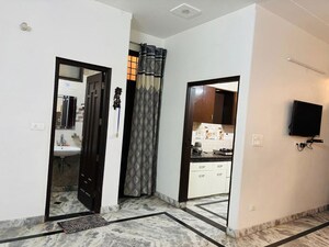 Room in 2 BHK Builder Floor at Malibu Town – for Rent