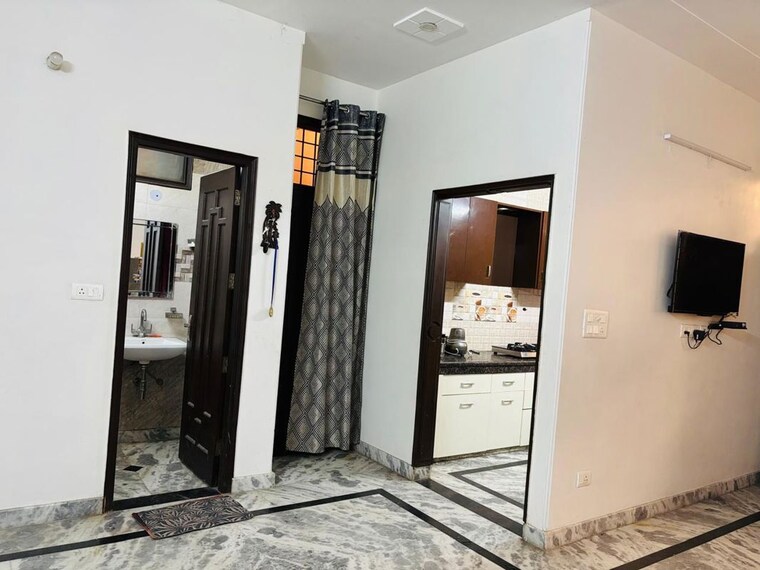 Room, malibu town 2 Bedroom 200 Sq.Yd. Builder Floor In Malibu Town Gurgaon 10334033