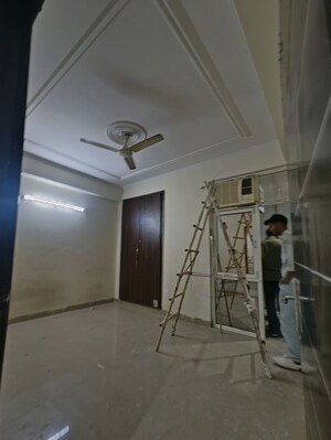 Staircase in 2 BHK Builder Floor at Dream Wonder Homes, Sector 45 – for Rent