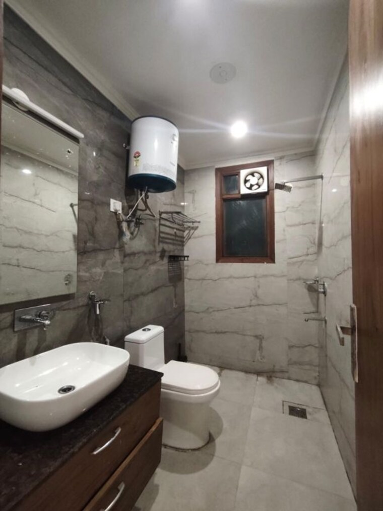 Bathroom, saket 3 Bedroom 1200 Sq.Ft. Independent House In Saket Delhi 10334121