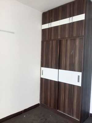 Furnished Amenities in 3 BHK Apartment at Sector 16c Greater Noida – for Rent