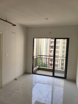 Room in 1.5 BHK Apartment at Runwal Gardens, Dombivli East – for Rent