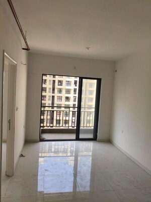 Room in 1.5 BHK Apartment at Runwal Gardens, Dombivli East – for Rent