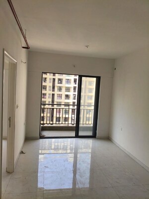 Room in 1.5 BHK Apartment at Runwal Gardens, Dombivli East – for Rent