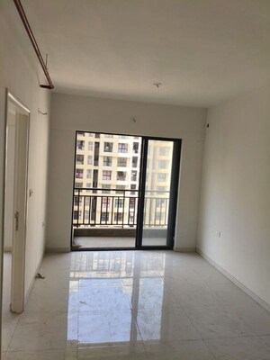 Room in 1.5 BHK Apartment at Runwal Gardens, Dombivli East – for Rent