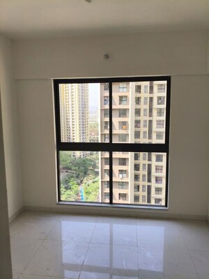 Room in 1.5 BHK Apartment at Runwal Gardens, Dombivli East – for Rent