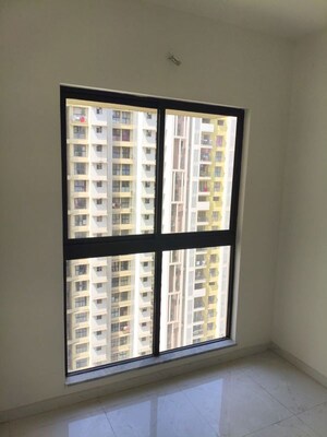Room in 1.5 BHK Apartment at Runwal Gardens, Dombivli East – for Rent