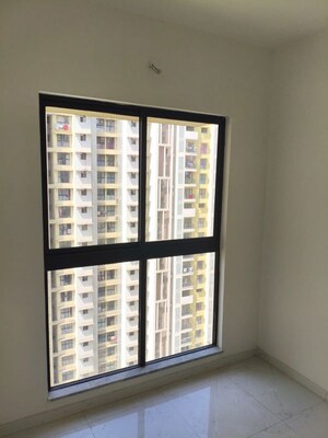 Room in 1.5 BHK Apartment at Runwal Gardens, Dombivli East – for Rent