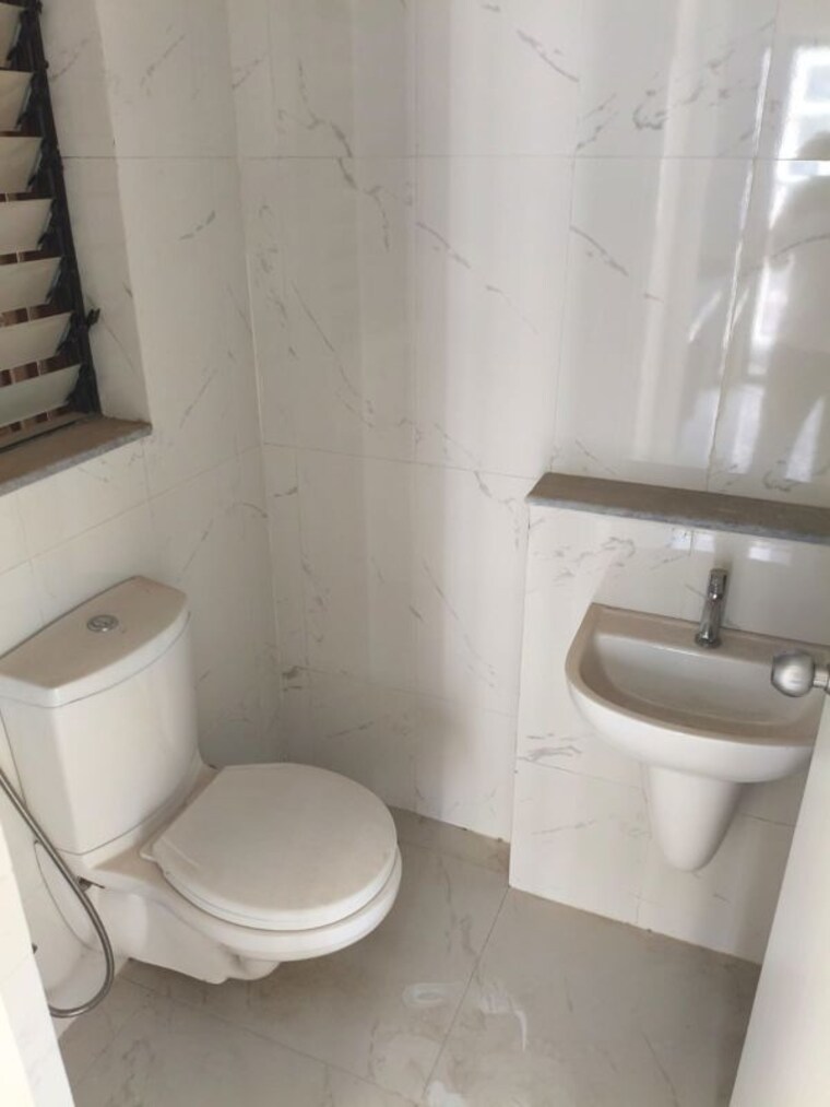Bathroom, runwal-gardens 1.5 Bedroom 595 Sq.Ft. Apartment In Dombivli East Thane 10334155