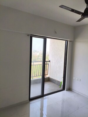 Room in 2 BHK Apartment at Runwal Gardens, Dombivli East – for Rent