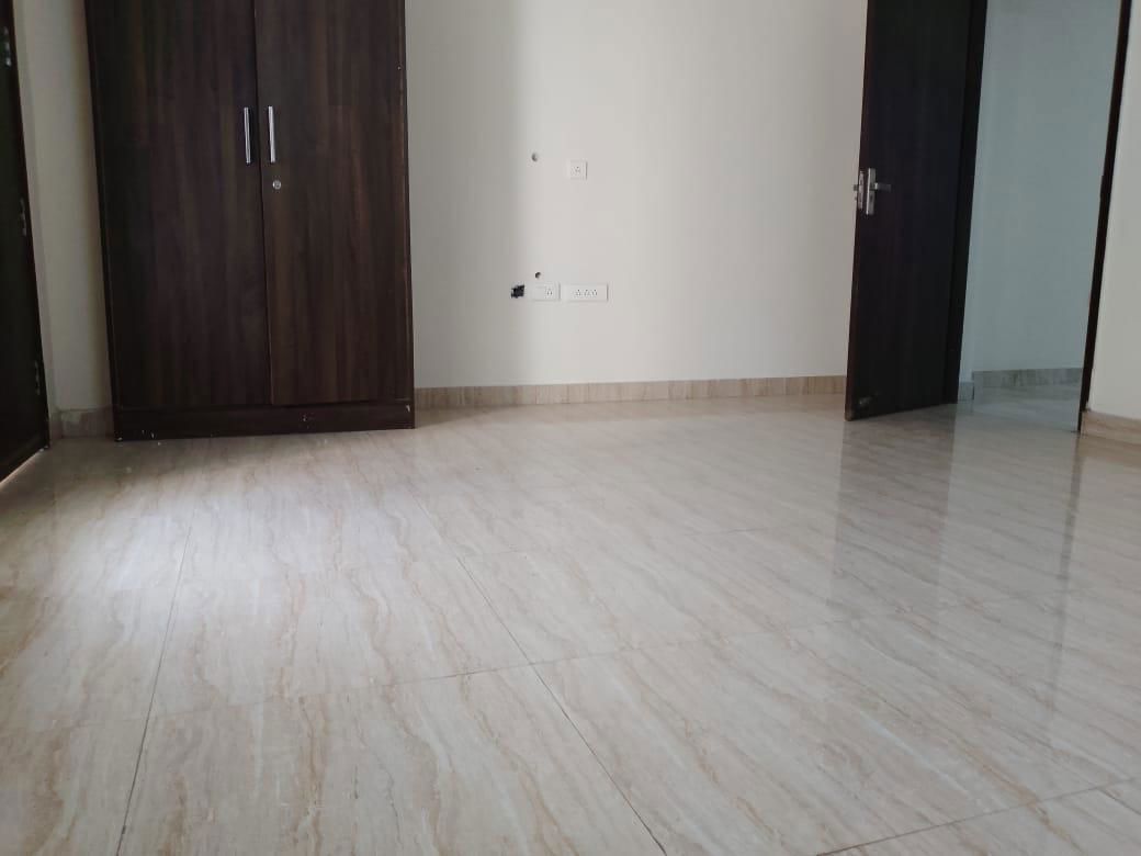 3 BHK 1550 Sq.Ft. Builder Floor in M2K The White House