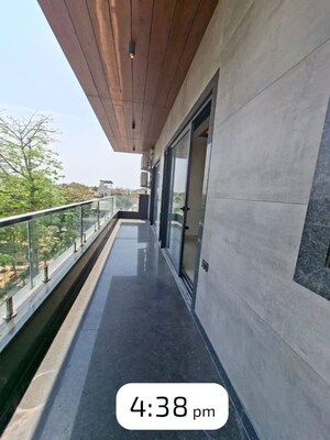 Balcony in 3 BHK Builder Floor at Sector 40 – for Rent