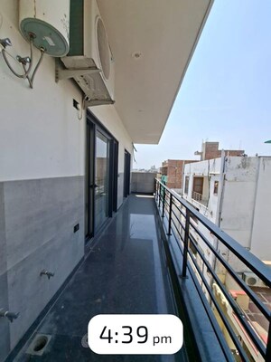 Balcony in 3 BHK Builder Floor at Sector 40 – for Rent