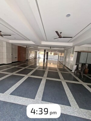 Parking in 3 BHK Builder Floor at Sector 40 – for Rent