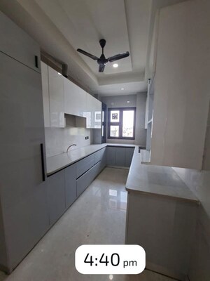 Kitchen in 3 BHK Builder Floor at Sector 40 – for Rent