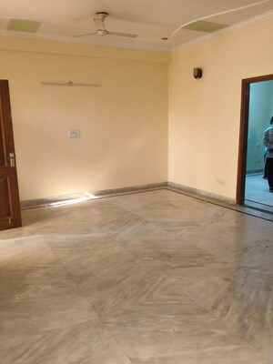 Room in 2 BHK Independent House at Sector 46 – for Rent